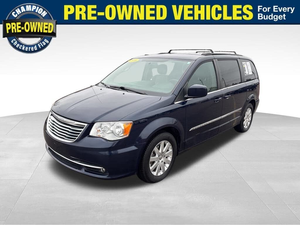 2016 Chrysler Town & Country Touring FWD