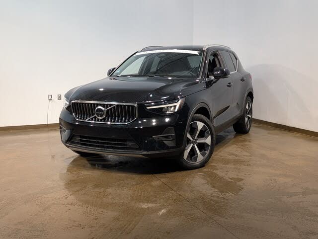 2025 Volvo XC40 B5 Plus Bright Theme AWD