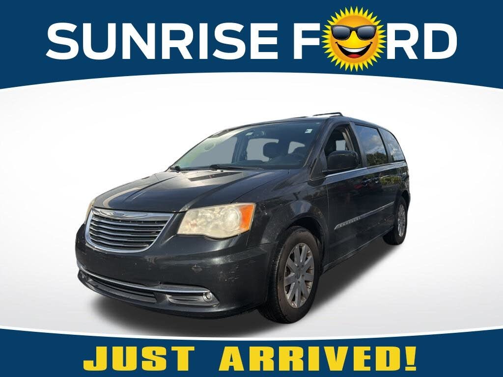 2014 Chrysler Town & Country Touring FWD