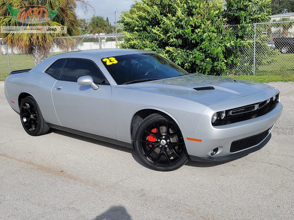 2023 Dodge Challenger SXT RWD