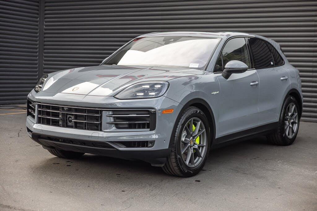2025 Porsche Cayenne AWD