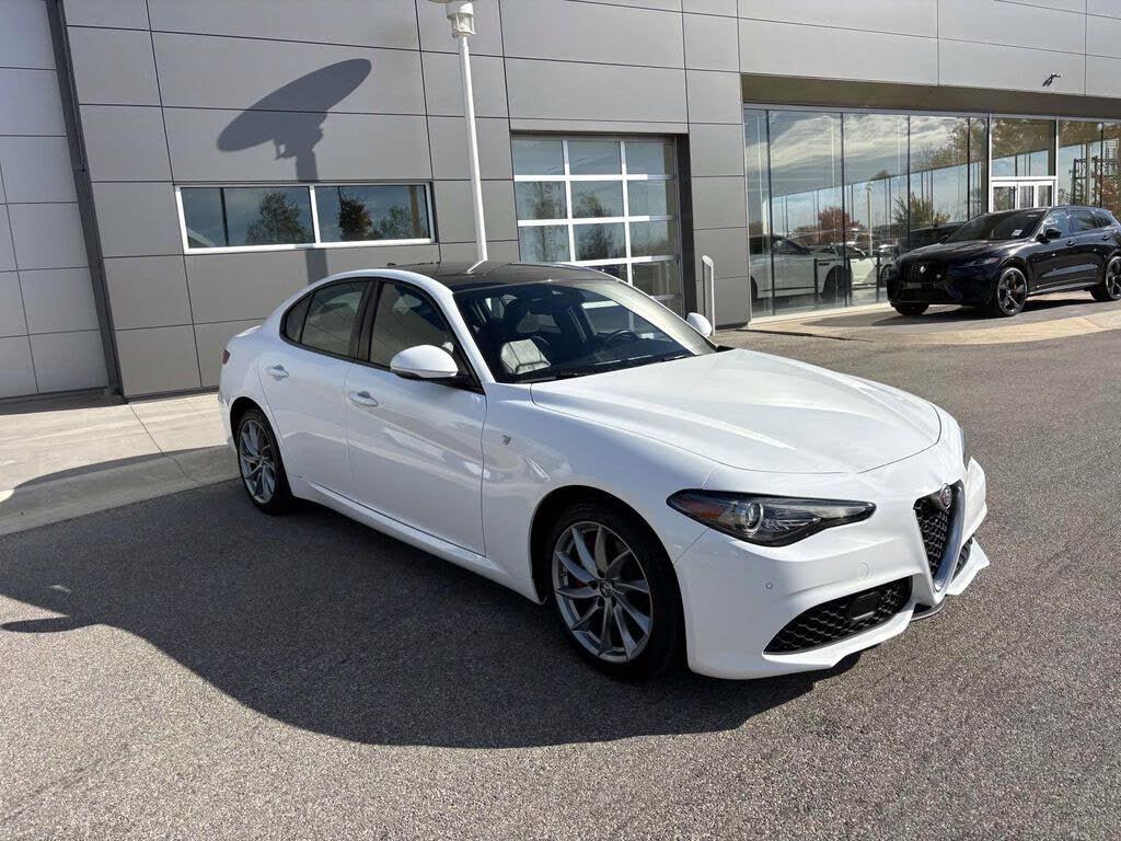 2022 Alfa Romeo Giulia