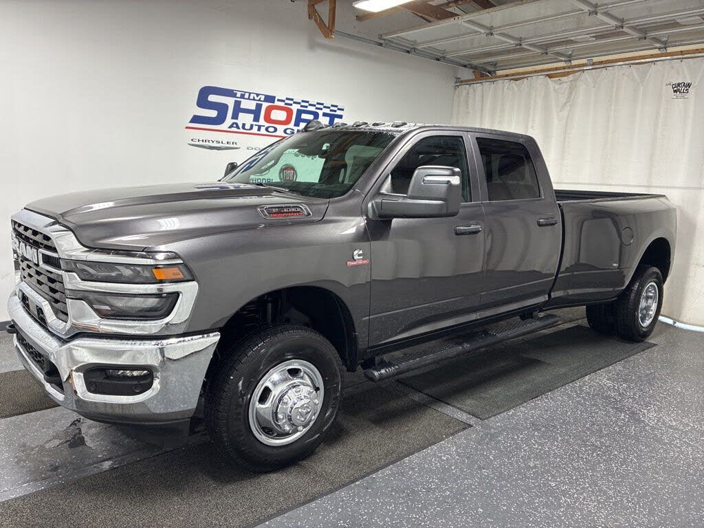 2026 RAM 3500 Tradesman Crew Cab LB DRW 4WD