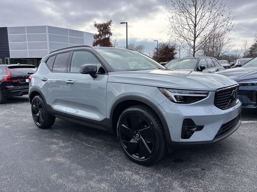 2026 Volvo XC40 B5 Ultra Black Edition AWD
