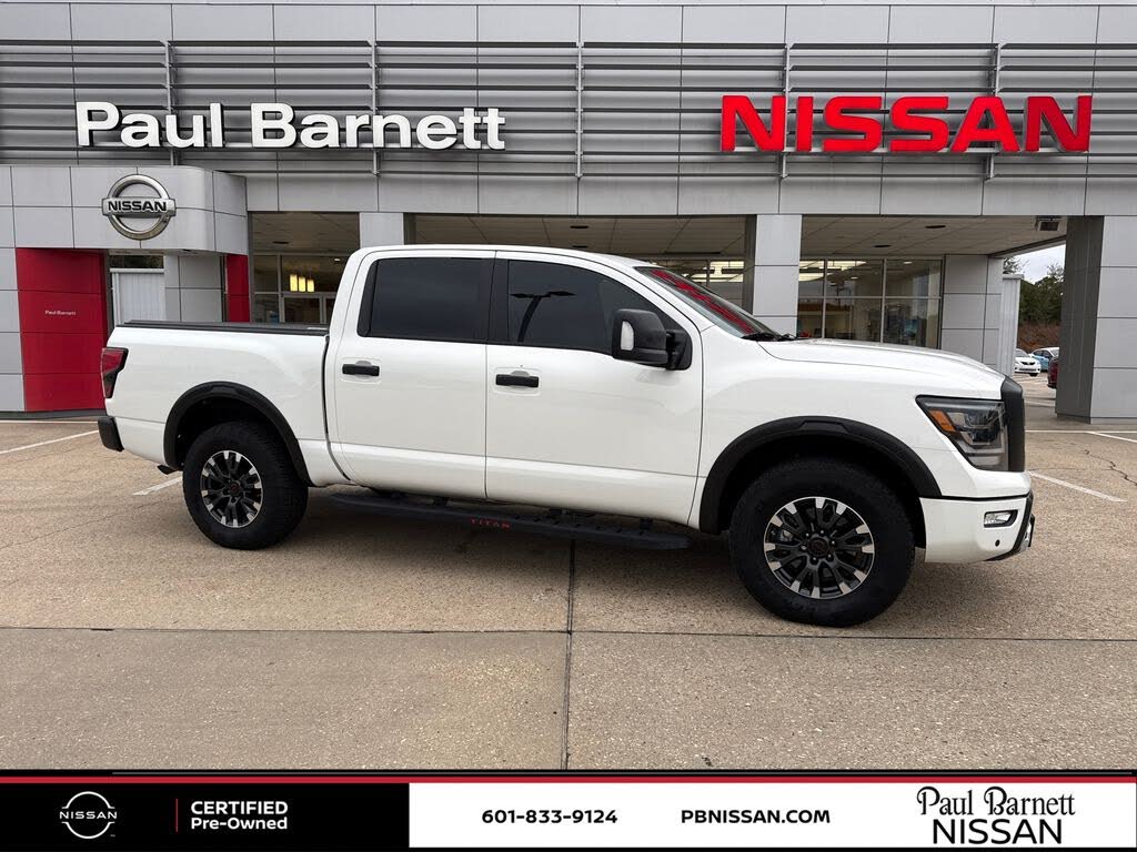2024 Nissan Titan PRO-4X Crew Cab 4WD