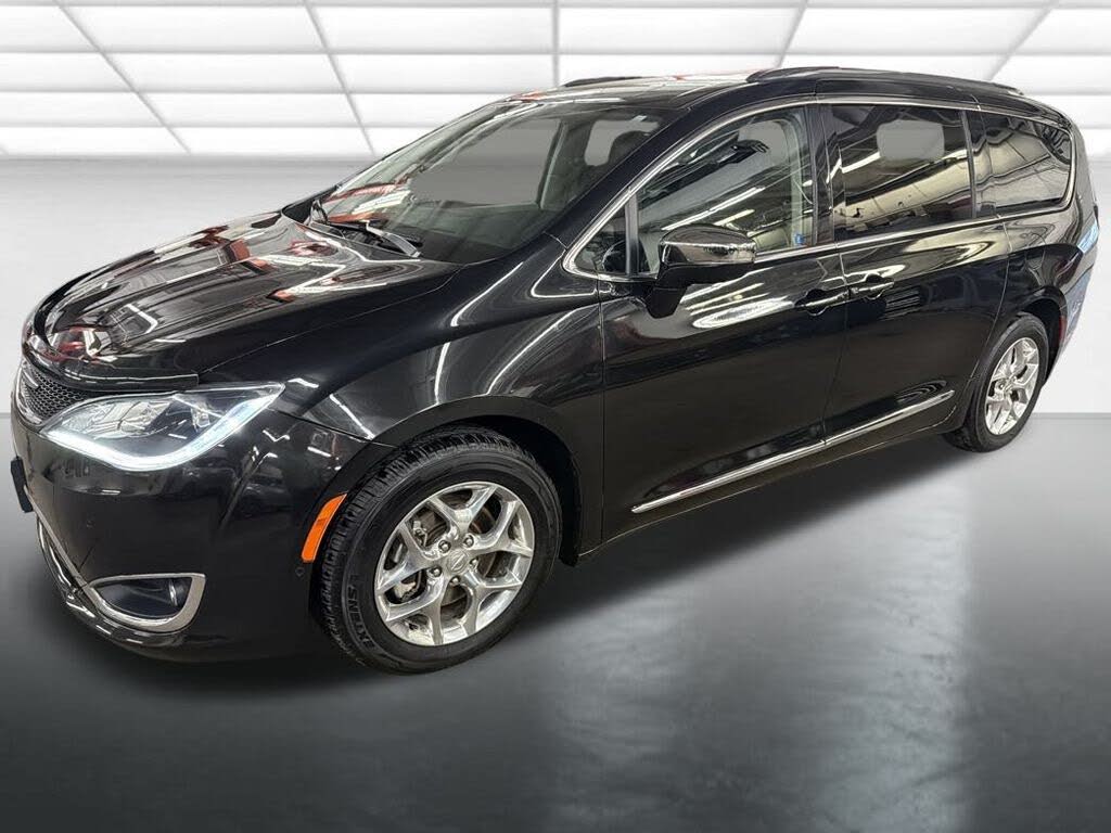 2018 Chrysler Pacifica Limited FWD