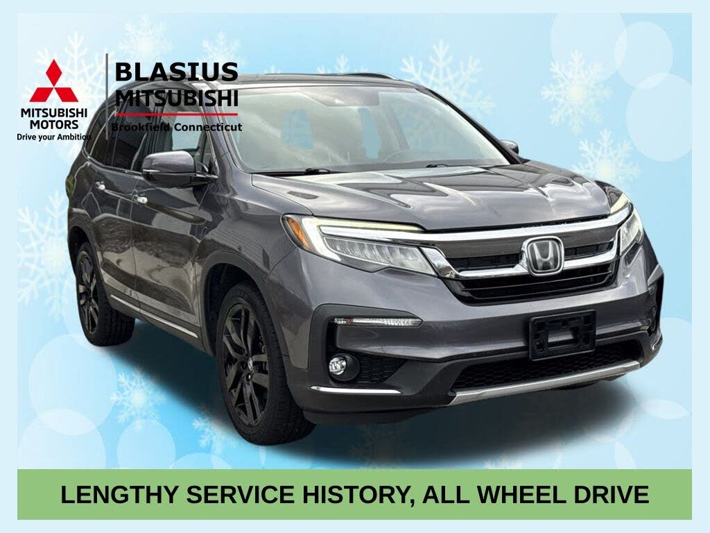 2019 Honda Pilot Touring AWD with Rear Captain's Chairs