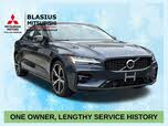 Volvo S60 B5 Plus Dark Theme AWD