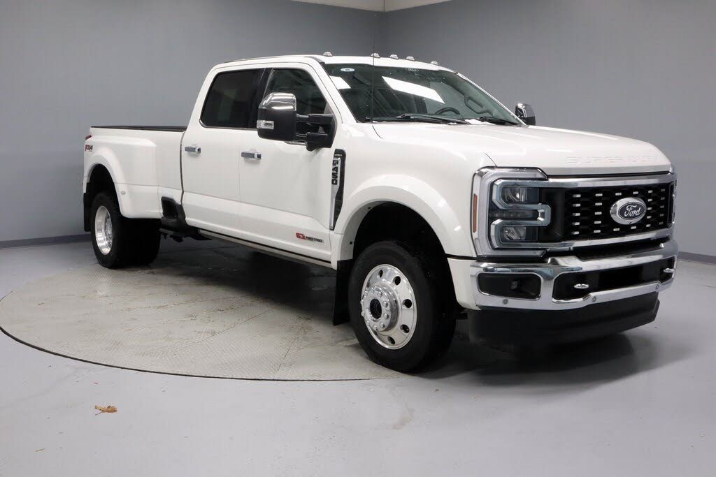 2024 Ford F-450 Super Duty Lariat Crew Cab LB DRW 4WD