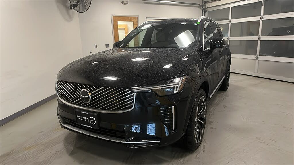 2025 Volvo XC90 B6 Plus Bright Theme 7-Passenger AWD