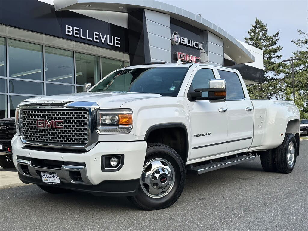 2015 GMC Sierra 3500HD Denali Crew Cab LB DRW 4WD