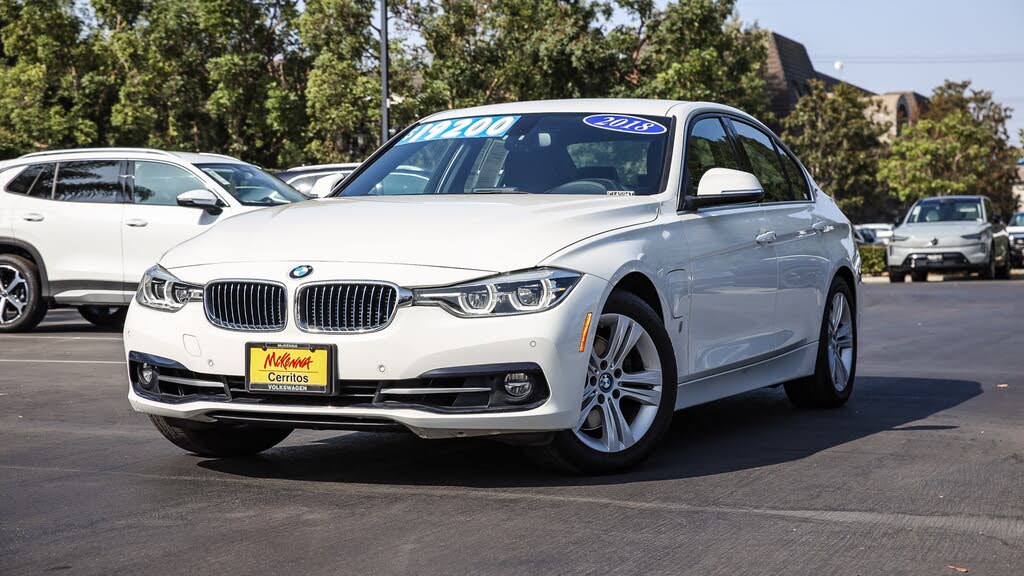 2018 BMW 3 Series 330e iPerformance Sedan RWD