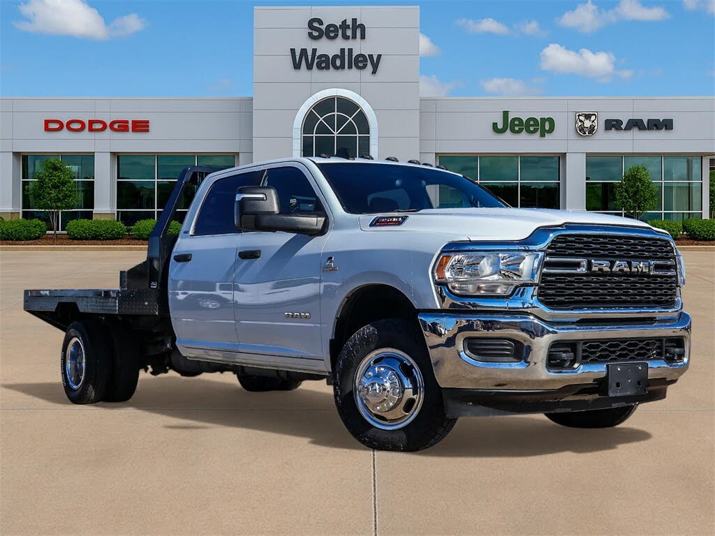 2024 RAM 3500 Chassis SLT Crew Cab LB DRW 4WD