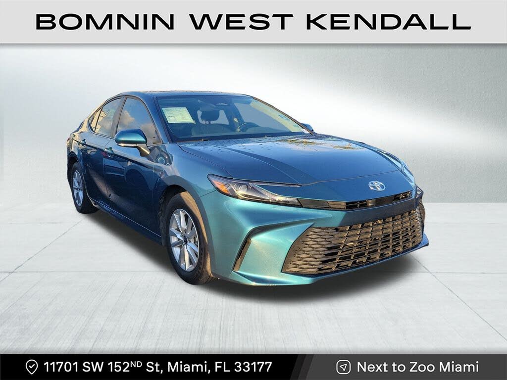 2025 Toyota Camry LE FWD