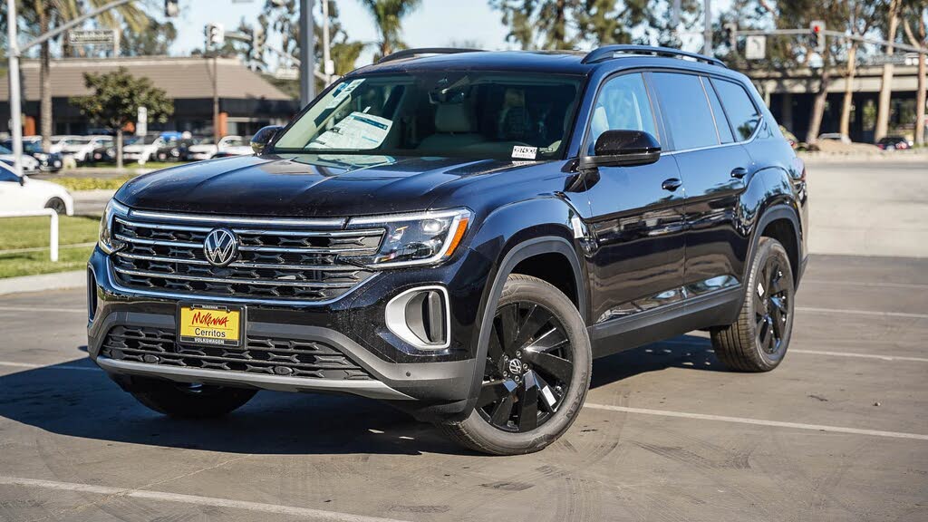 2025 Volkswagen Atlas SE FWD with Technology