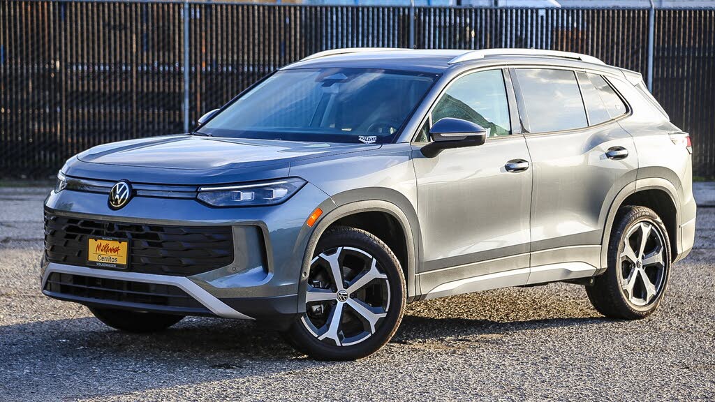 2025 Volkswagen Tiguan SE FWD