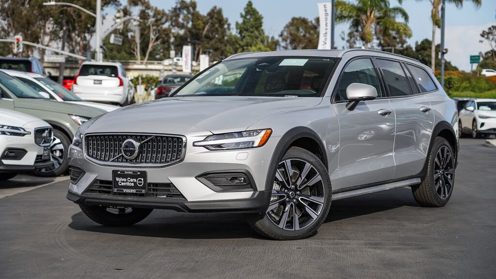 2025 Volvo V60 Cross Country B5 Ultra AWD