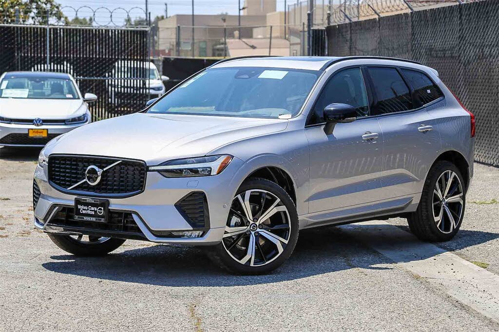 2025 Volvo XC60 B5 Ultra Dark Theme AWD