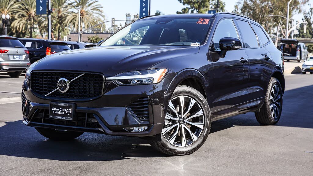 2025 Volvo XC60 B5 Plus Dark Theme AWD