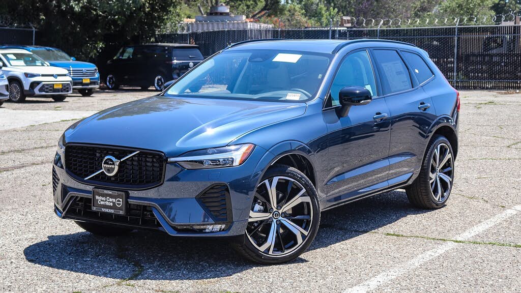 2025 Volvo XC60 B5 Ultra Dark Theme AWD