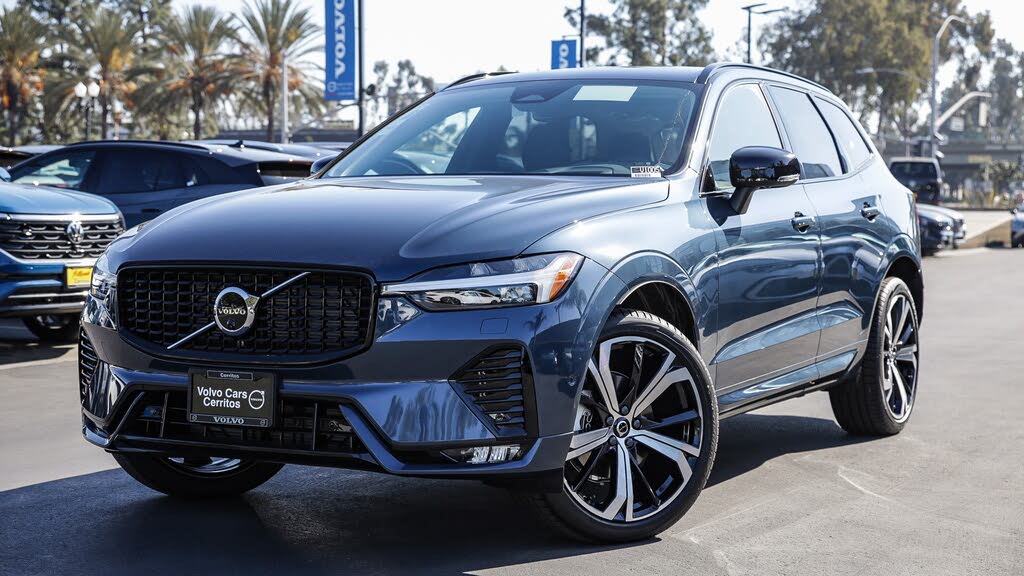 2025 Volvo XC60 B5 Ultra Dark Theme AWD