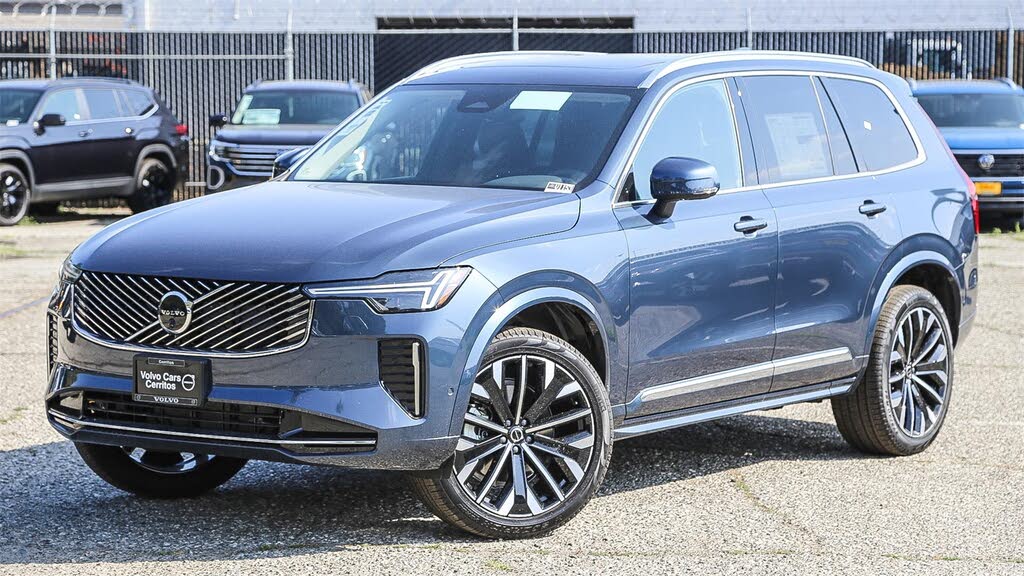 2025 Volvo XC90 B6 Plus Bright Theme 7-Passenger AWD