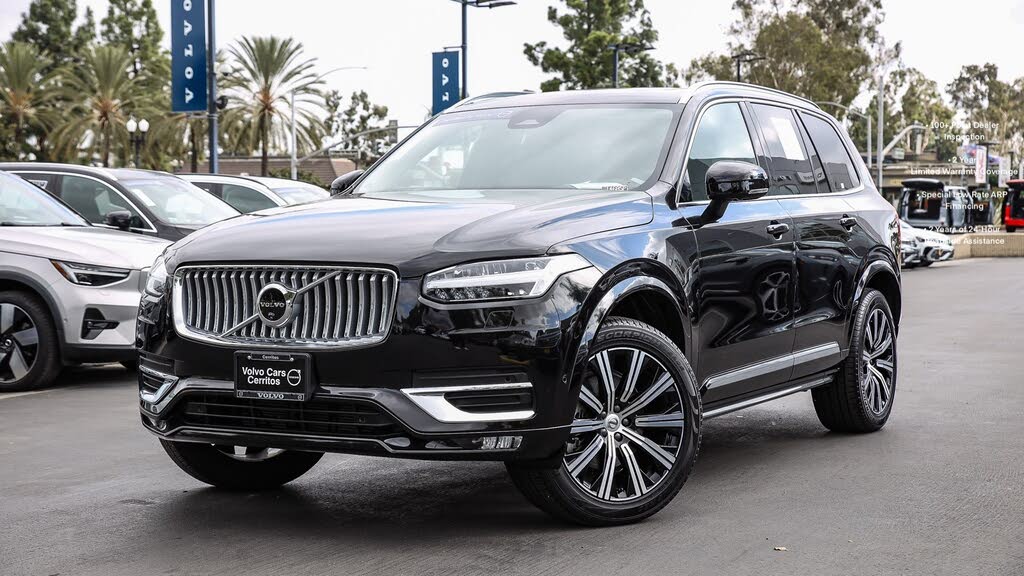 2025 Volvo XC90 B6 Plus Bright Theme 7-Passenger AWD