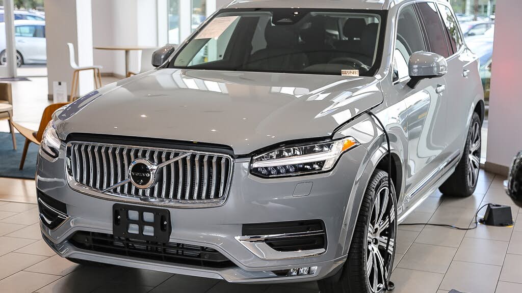 2025 Volvo XC90 B6 Plus Bright Theme 7-Passenger AWD