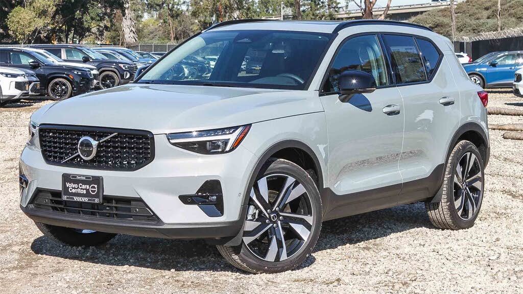 2026 Volvo XC40 B5 Ultra AWD