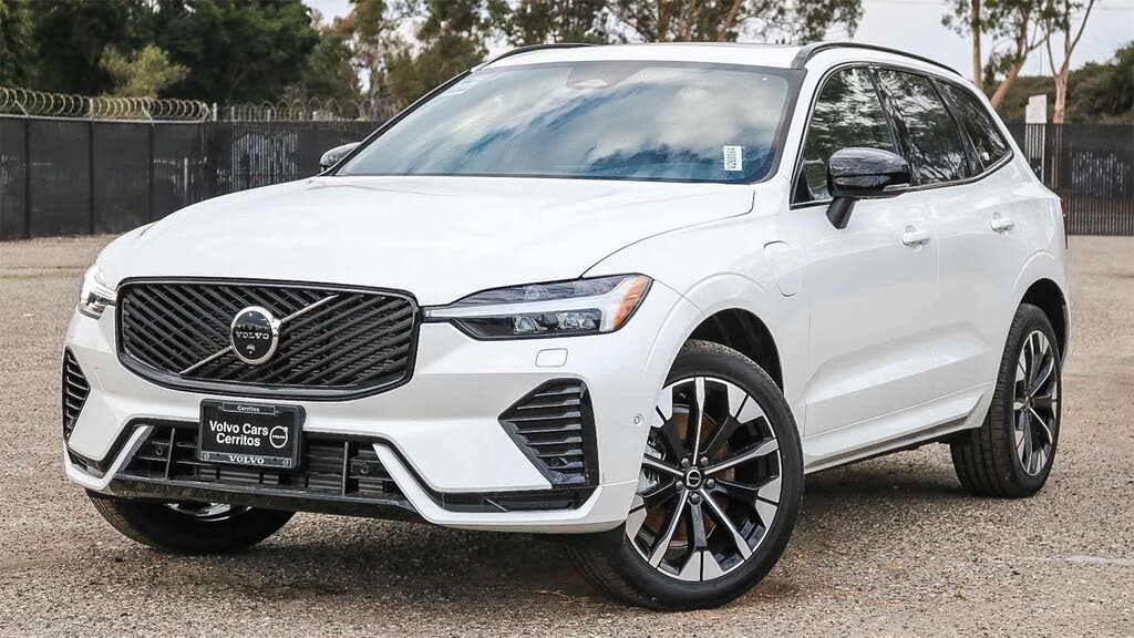 2026 Volvo XC60 B5 Plus AWD