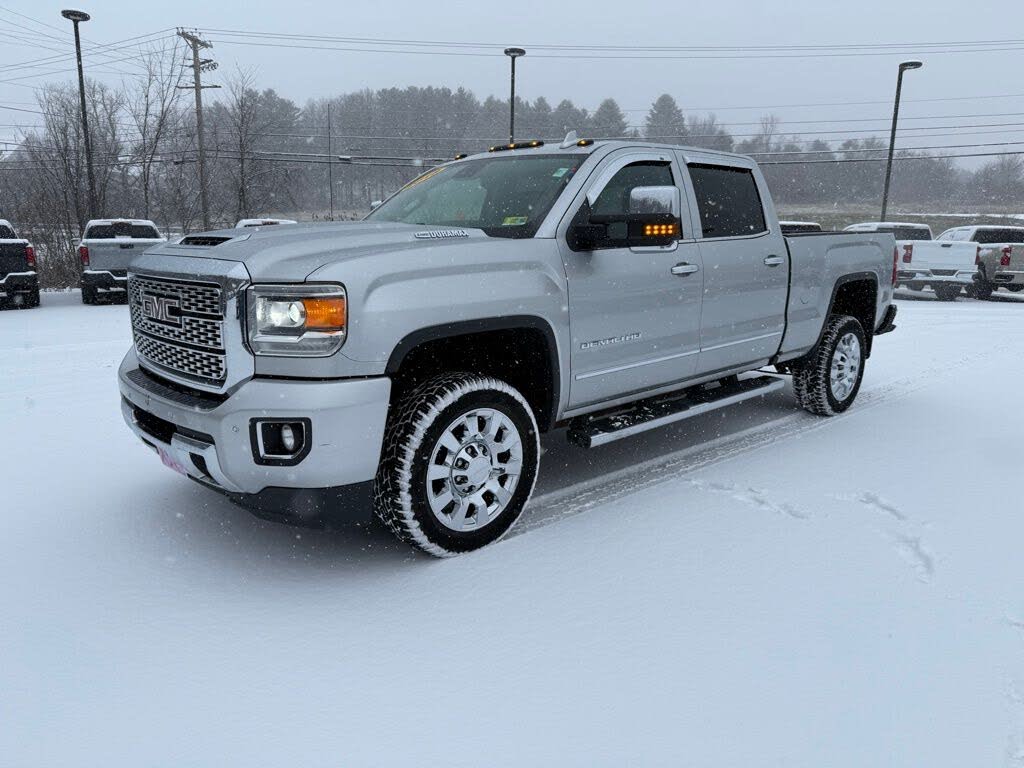 2018 GMC Sierra 2500HD Denali Crew Cab SB 4WD
