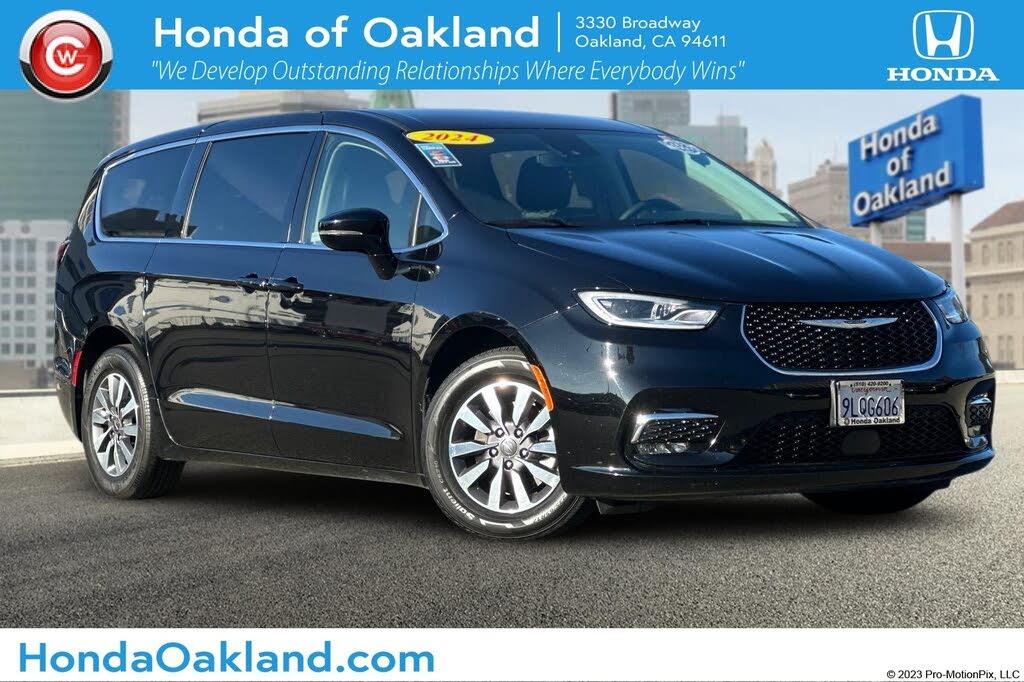 2024 Chrysler Pacifica Hybrid Select FWD