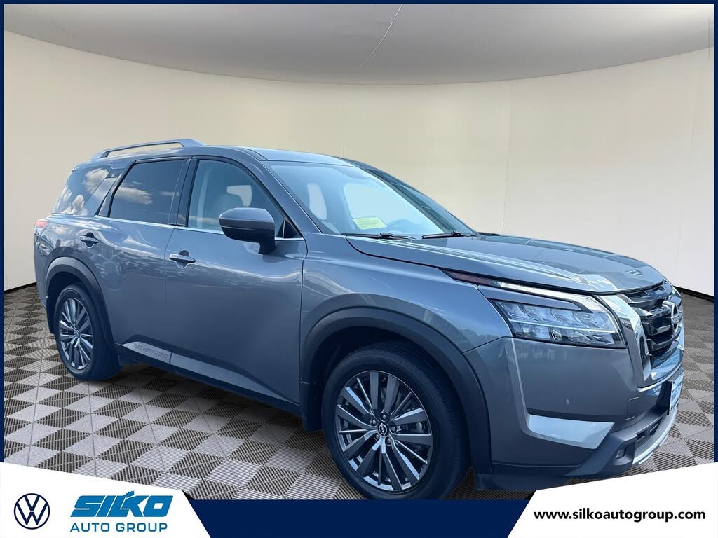 2022 Nissan Pathfinder SL 4WD