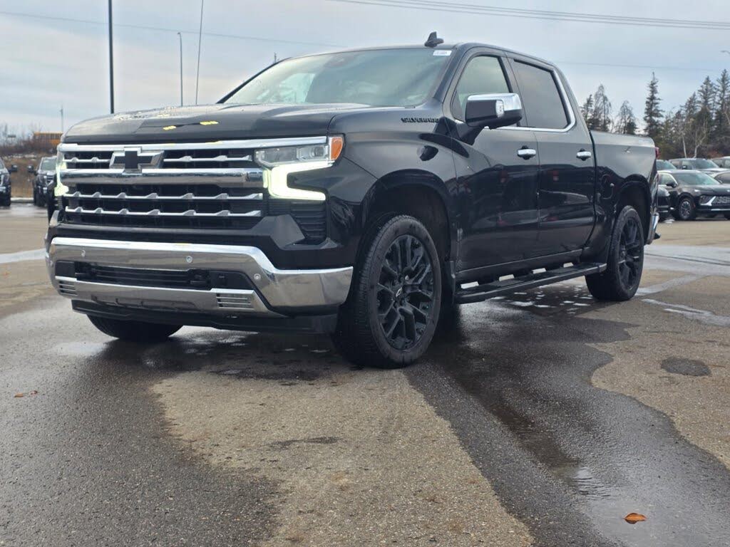 2023 Chevrolet Silverado 1500 LTZ Crew Cab 4WD