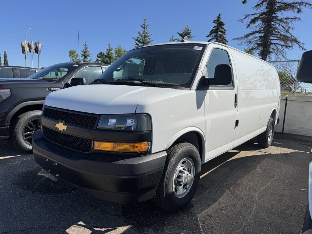 2025 Chevrolet Express Cargo 3500 RWD