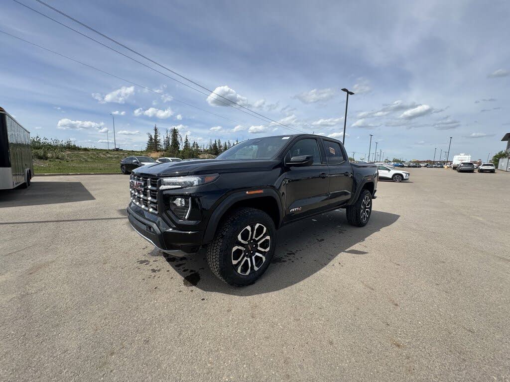 GMC Canyon AT4 Crew Cab 4WD 2025