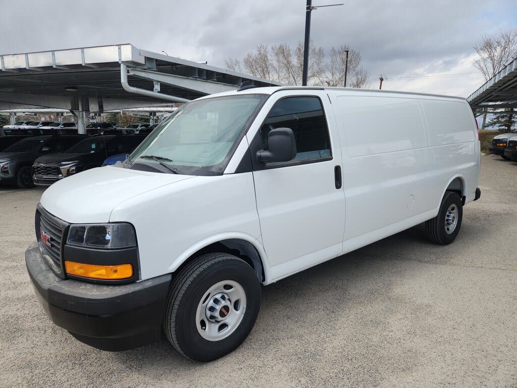 2025 GMC Savana Cargo 3500 RWD