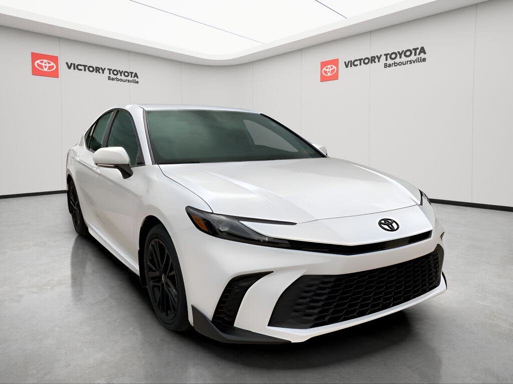 2026 Toyota Camry SE FWD