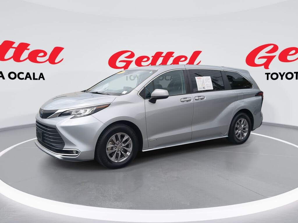 2021 Toyota Sienna XLE 7-Passenger FWD