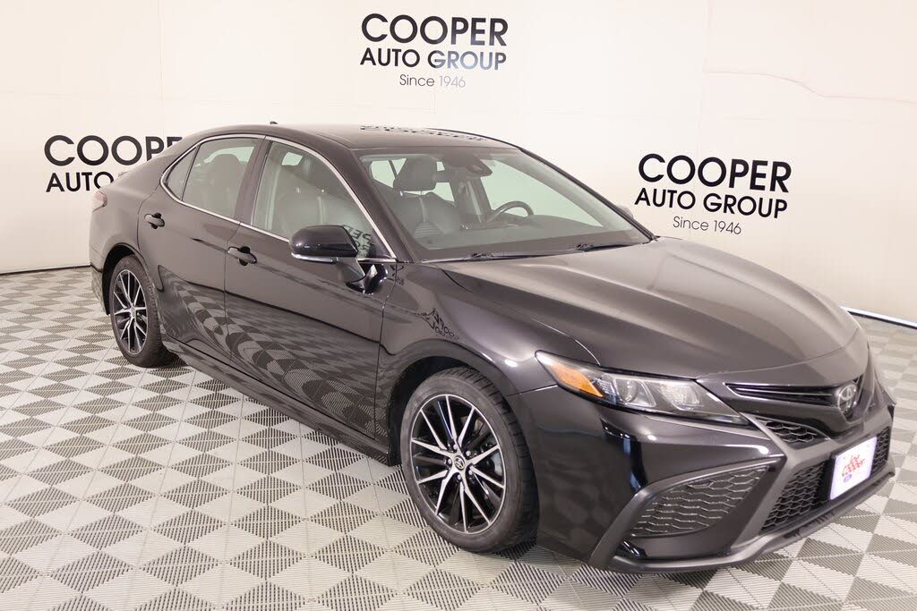 2022 Toyota Camry SE FWD