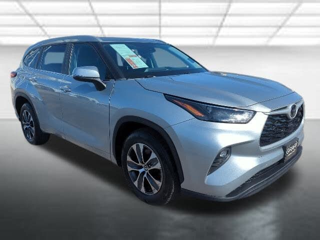 2023 Toyota Highlander XLE FWD
