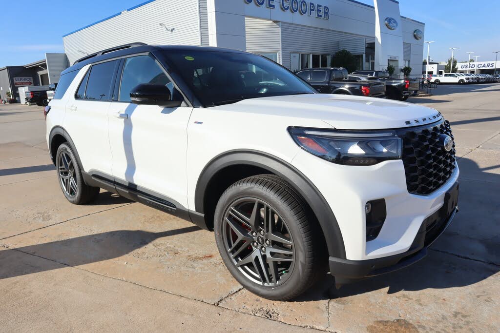 2025 Ford Explorer ST-Line AWD
