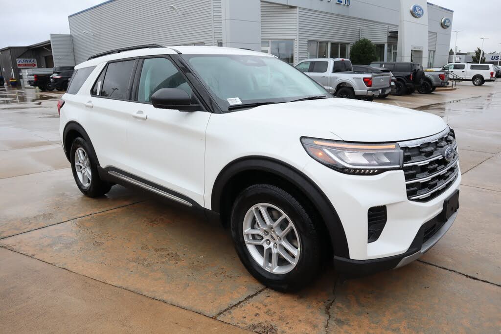 2025 Ford Explorer Active RWD
