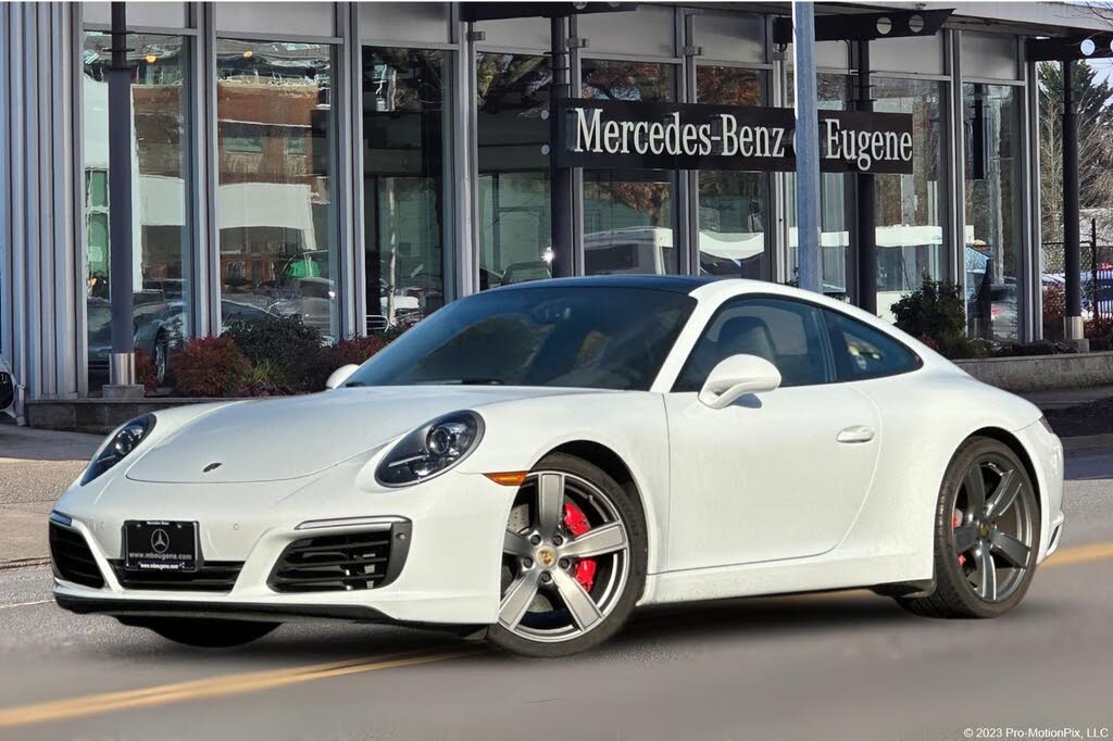 2018 Porsche 911 Carrera S Coupe RWD