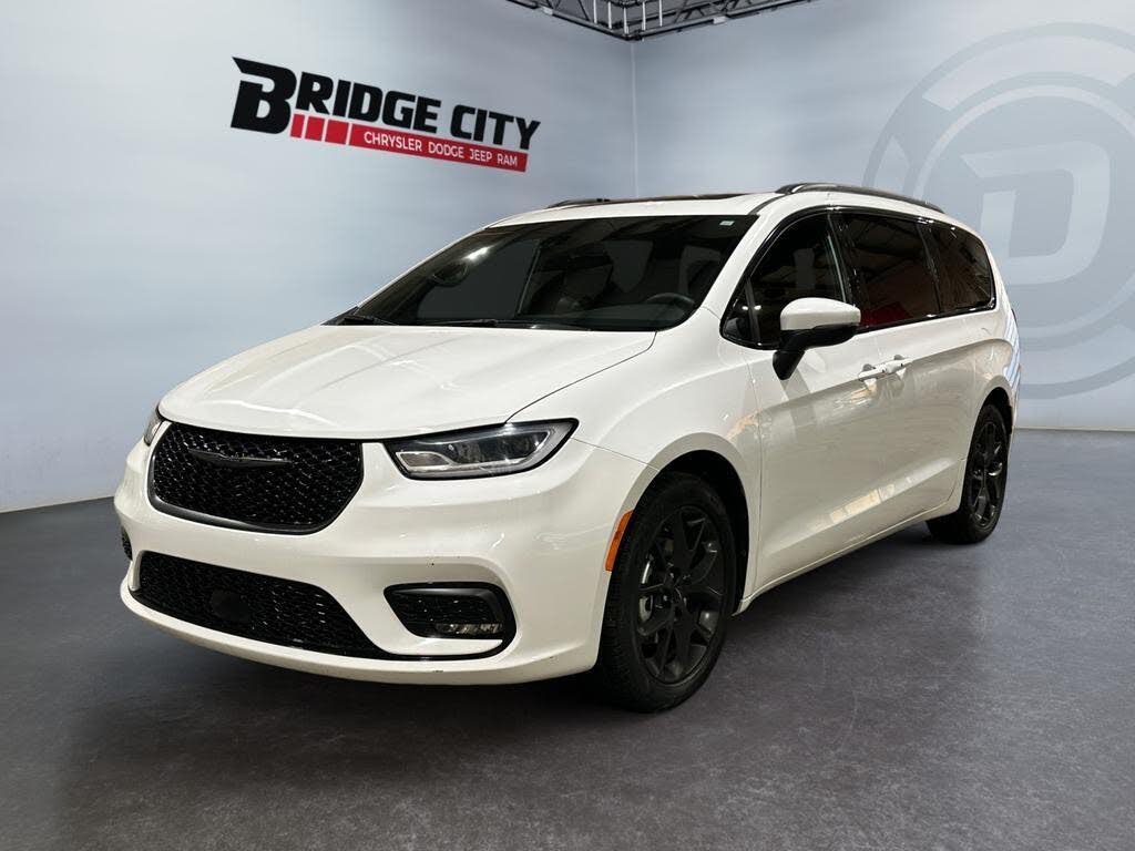 Chrysler Pacifica Touring L FWD 2023