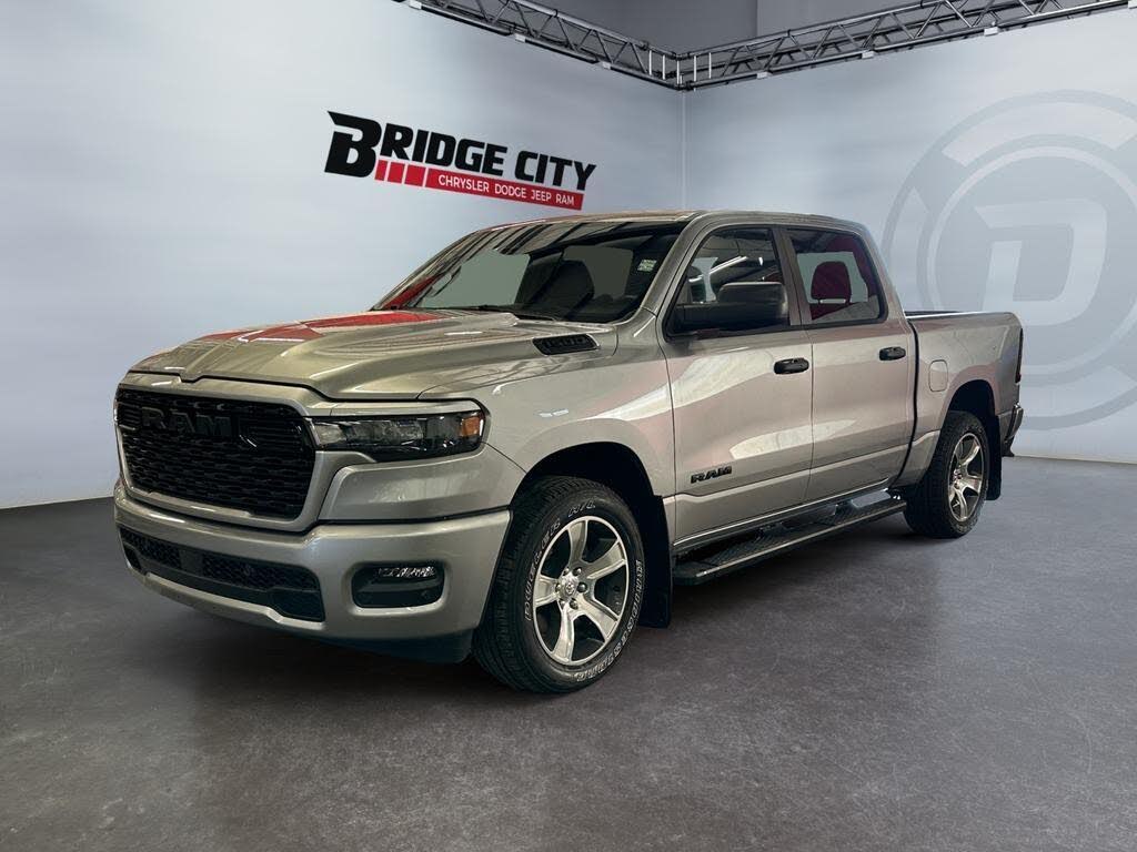 RAM 1500 Tradesman Crew Cab 4WD 2025
