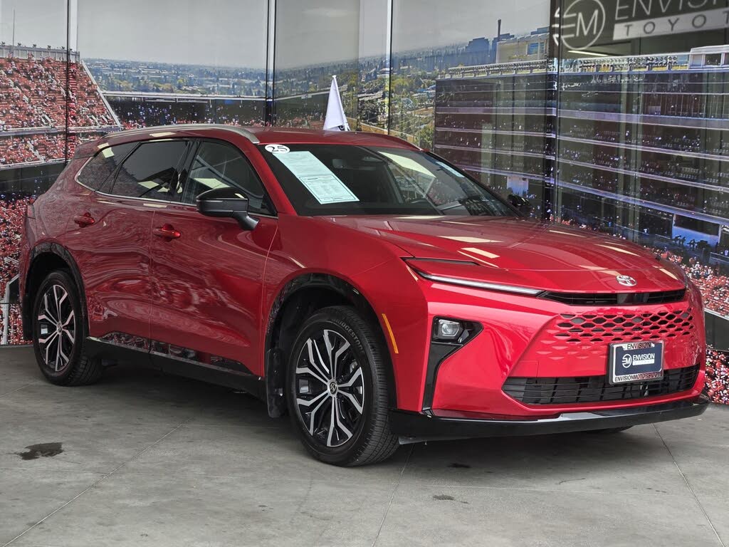 2025 Toyota Crown Signia XLE AWD