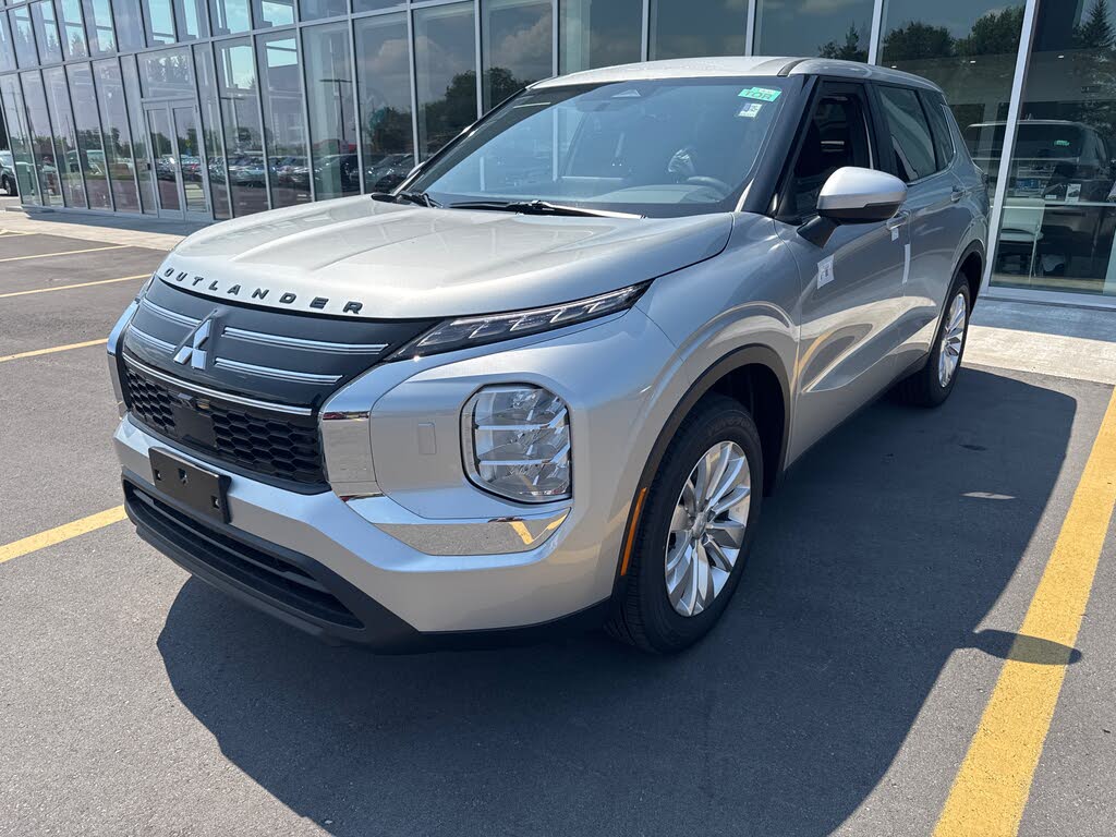 2025 Mitsubishi Outlander ES FWD