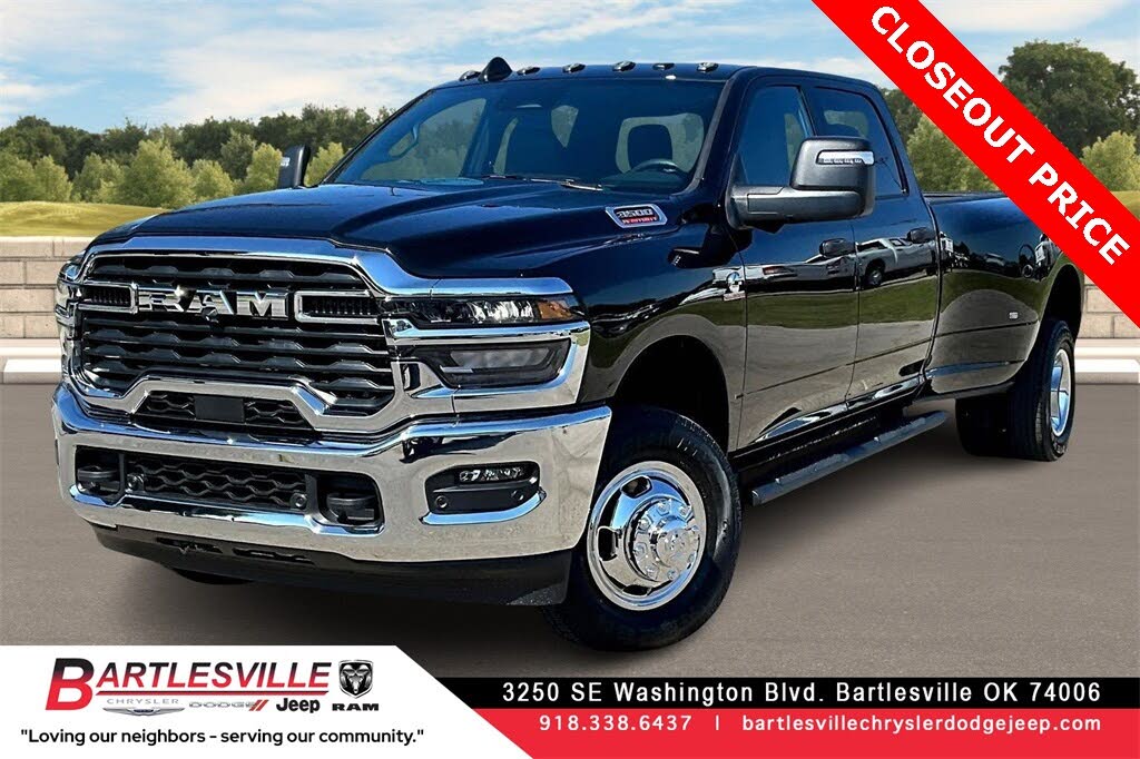 2026 RAM 3500 Tradesman Crew Cab LB DRW 4WD