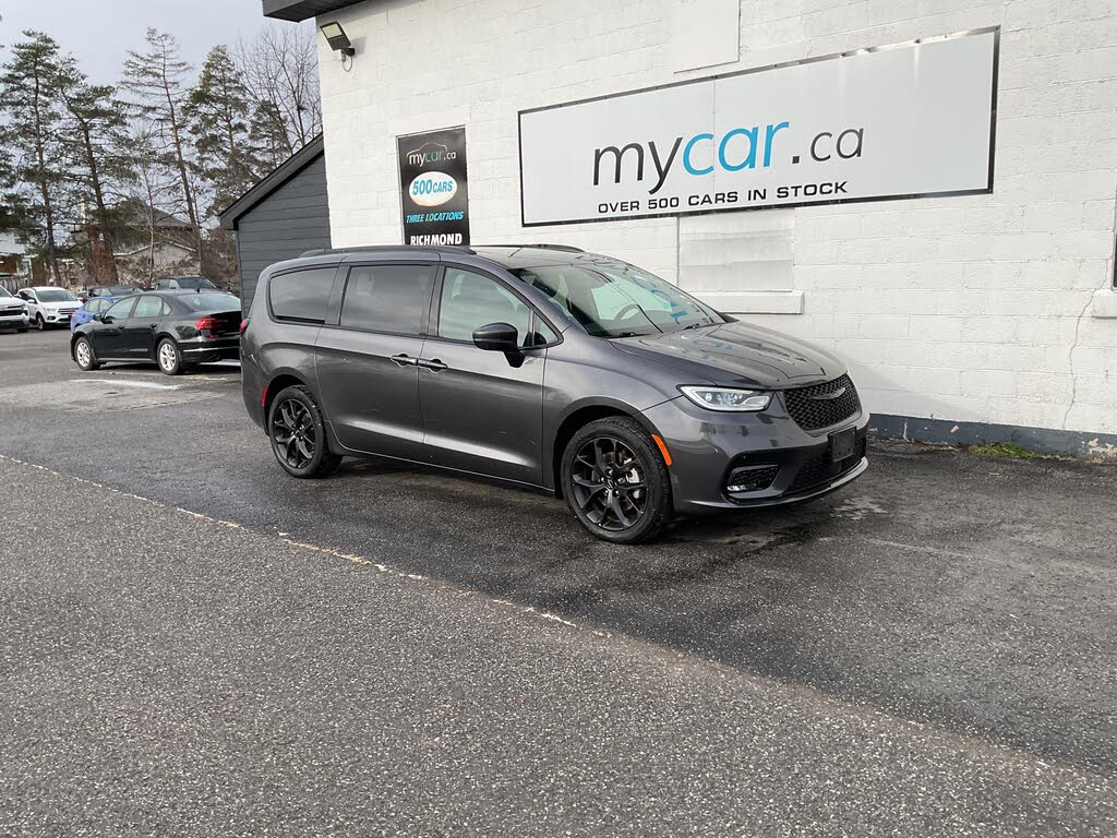 Chrysler Pacifica Touring L AWD 2023